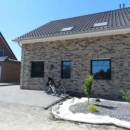In Mit Kleinem Garten By Interhome Feriehus